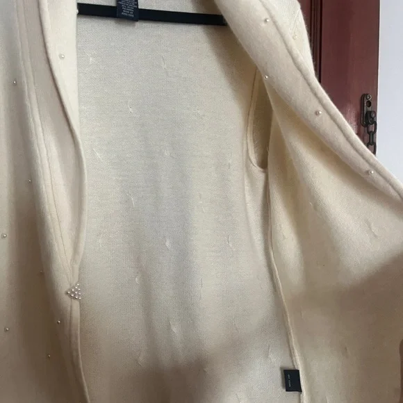 Jones New York Cream Jacket with pearl Embellishments - Picture 5 of 9